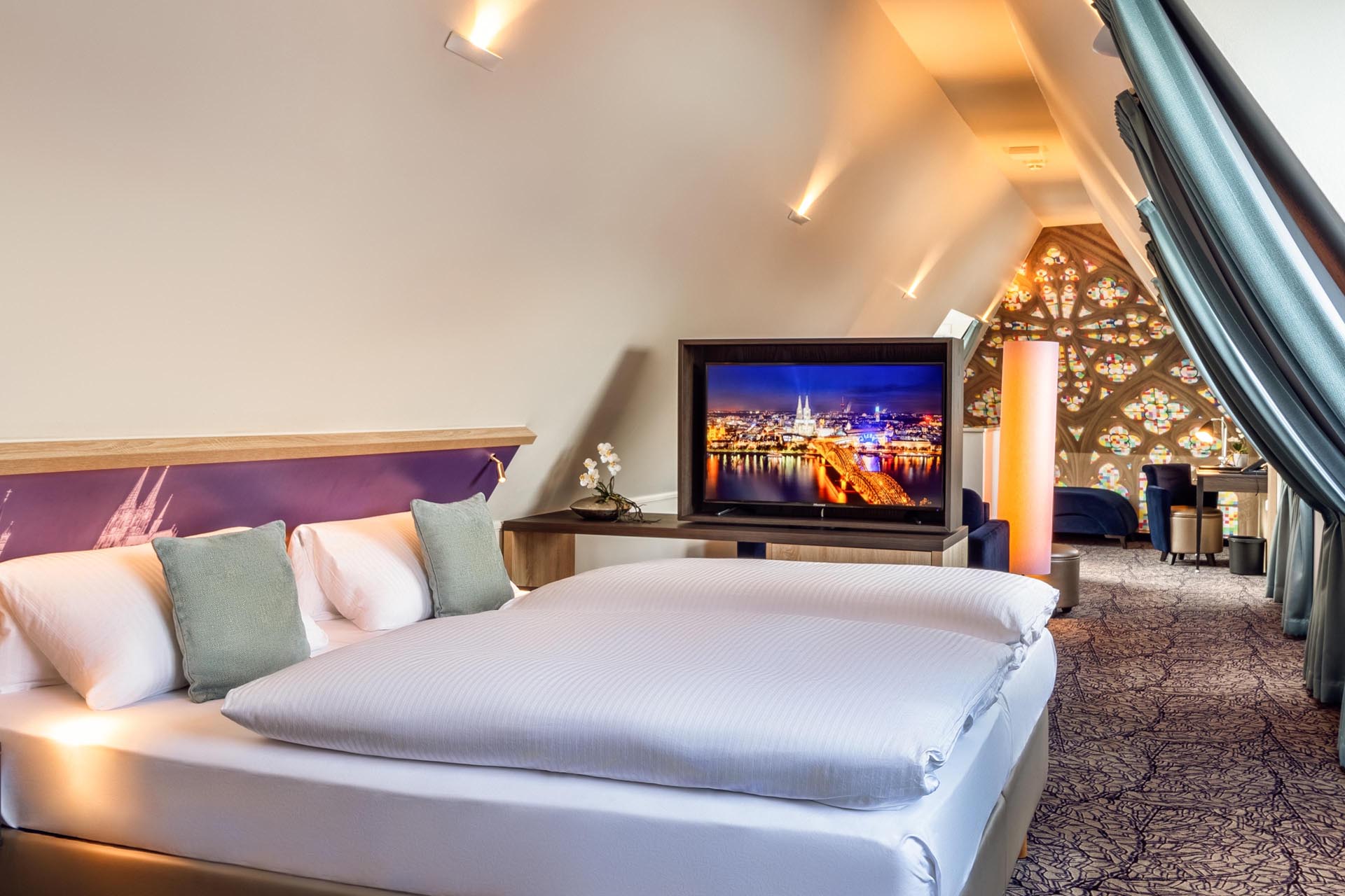 1-cityclass-hotel-alter-markt-cologne-junior-suite