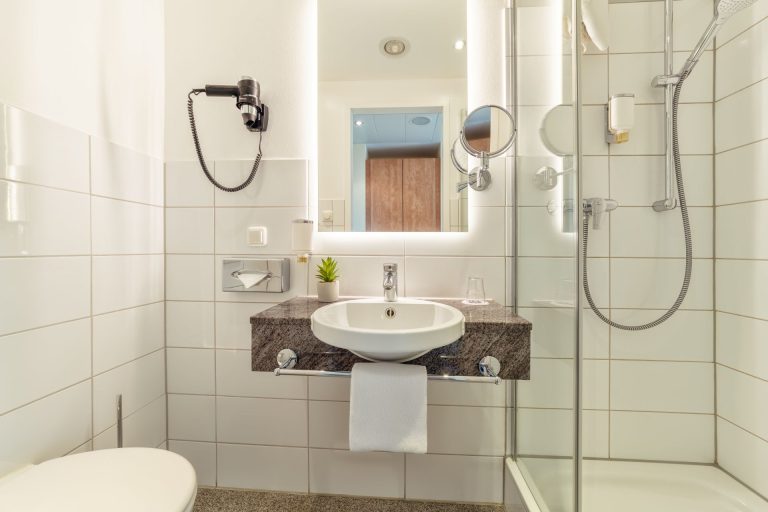 D050-cityclass-hotel-am-dom-cologne-bathroom