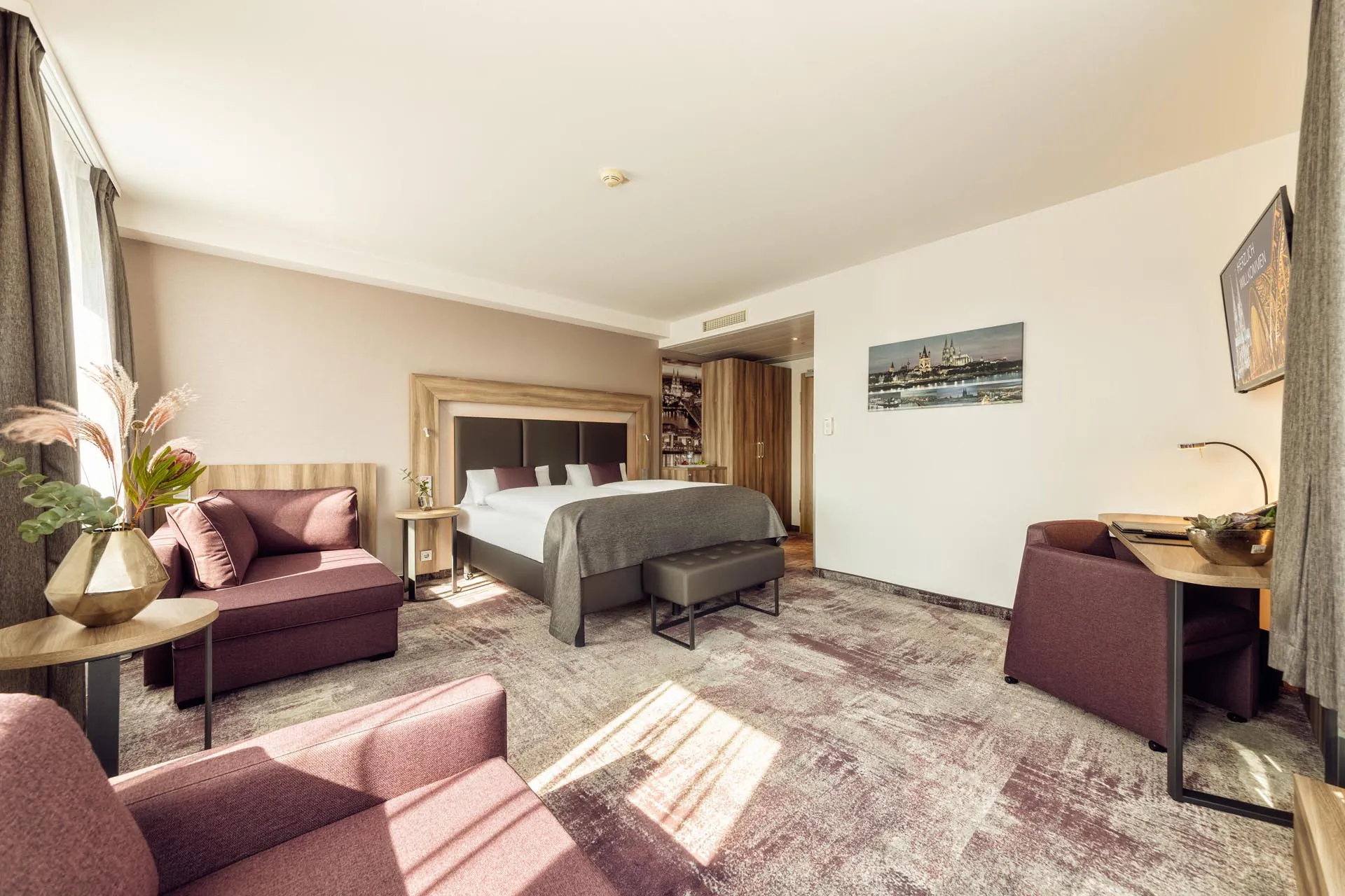 1-cityclass-hotel-am-dom-cologne-junior-suite
