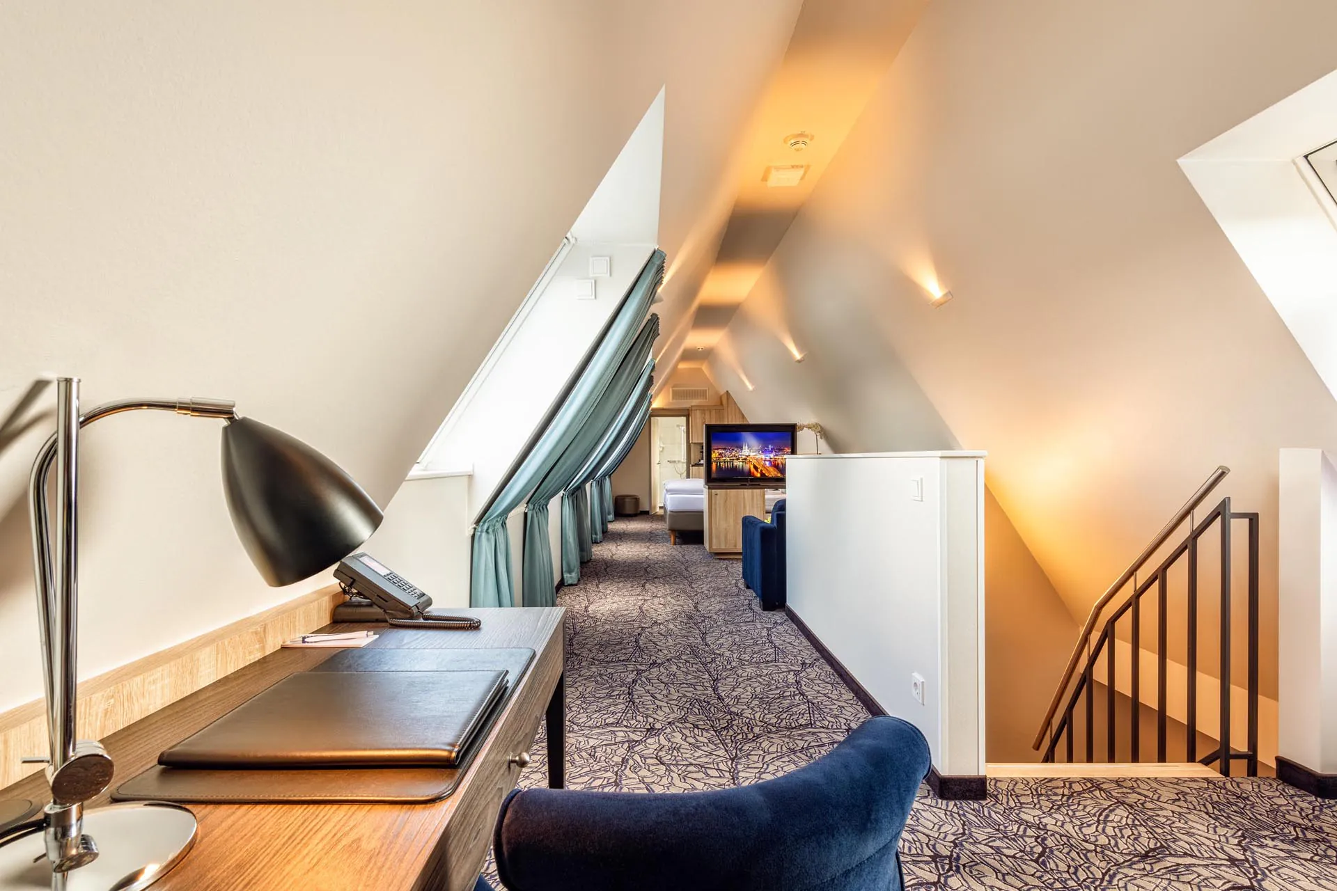5-cityclass-hotel-alter-markt-cologne-junior-suite