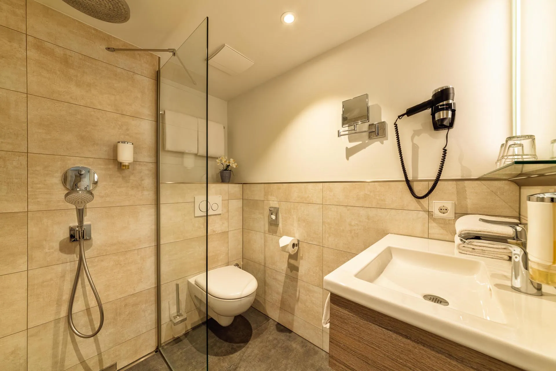 5-cityclass-hotel-am-heumarkt-cologne-bathroom