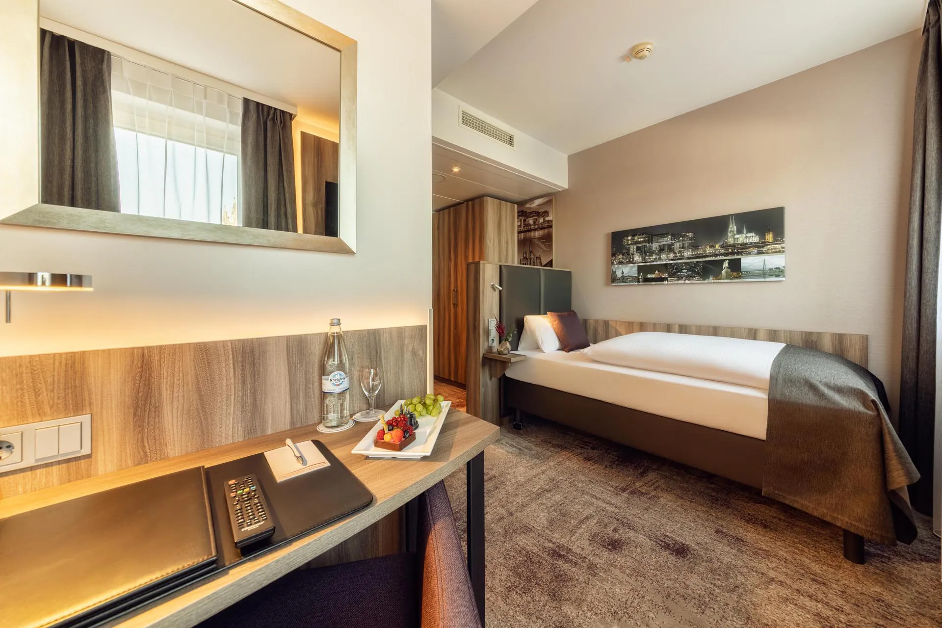 6-cityclass-hotel-am-dom-cologne-single-room