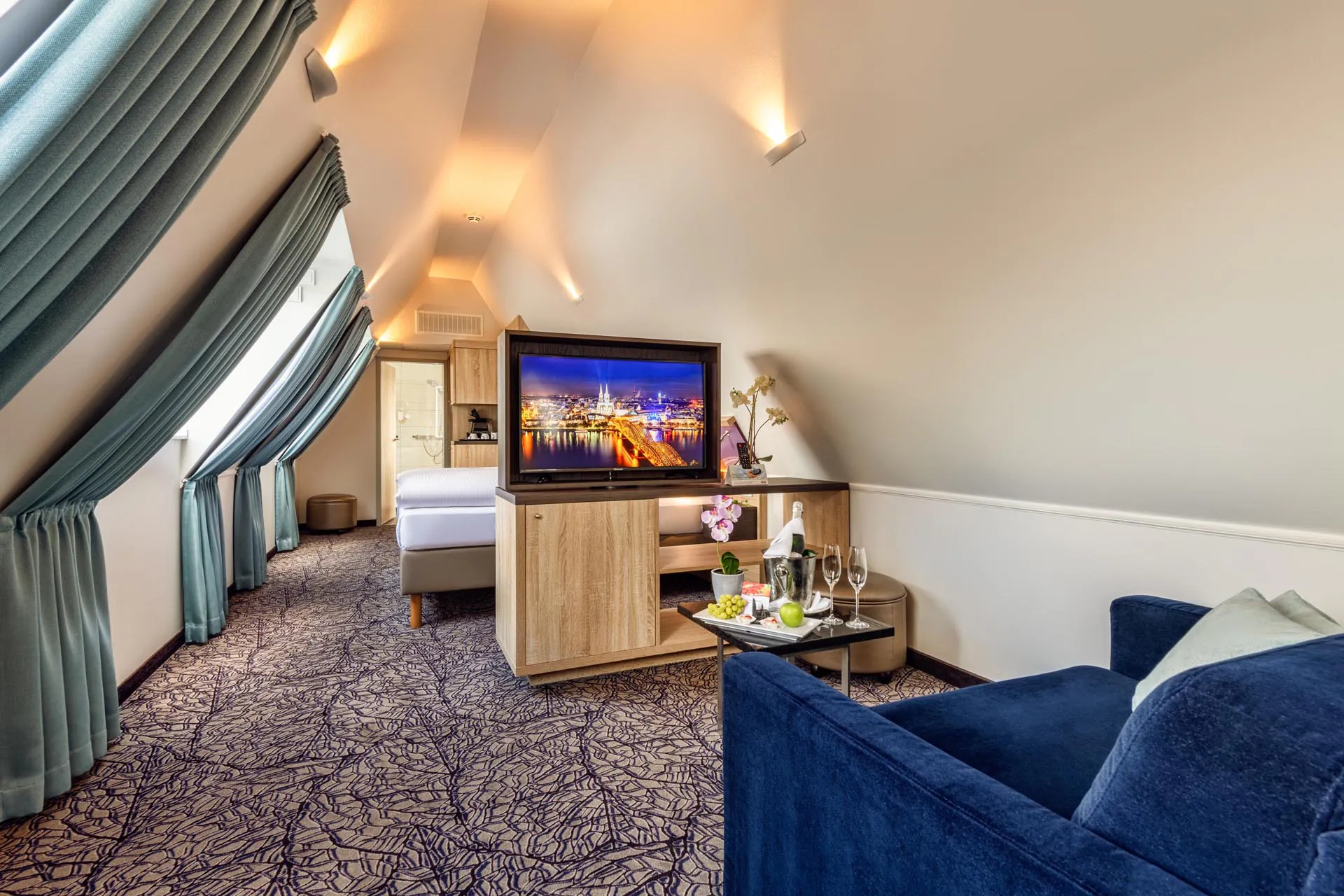 8-cityclass-hotel-alter-markt-cologne-junior-suite