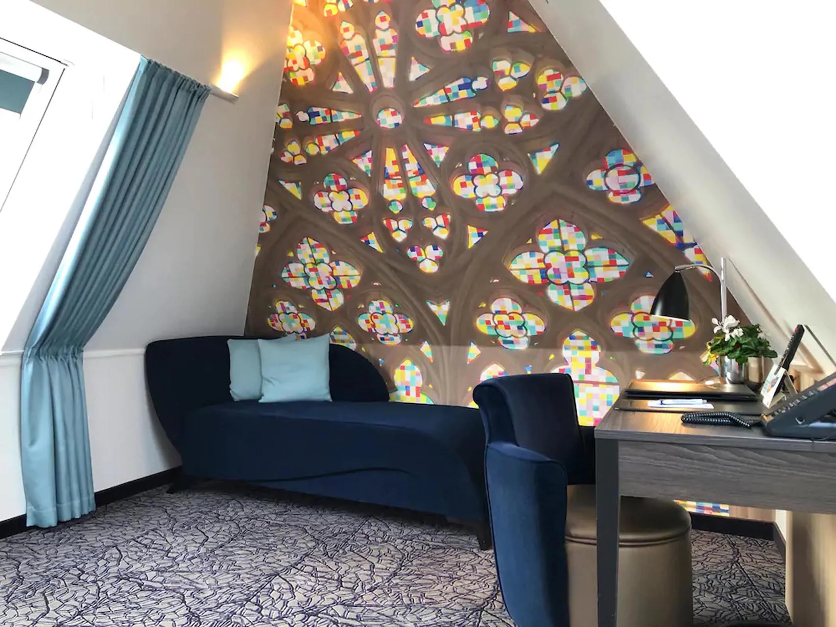 9-cityclass-hotel-alter-markt-cologne-junior-suite