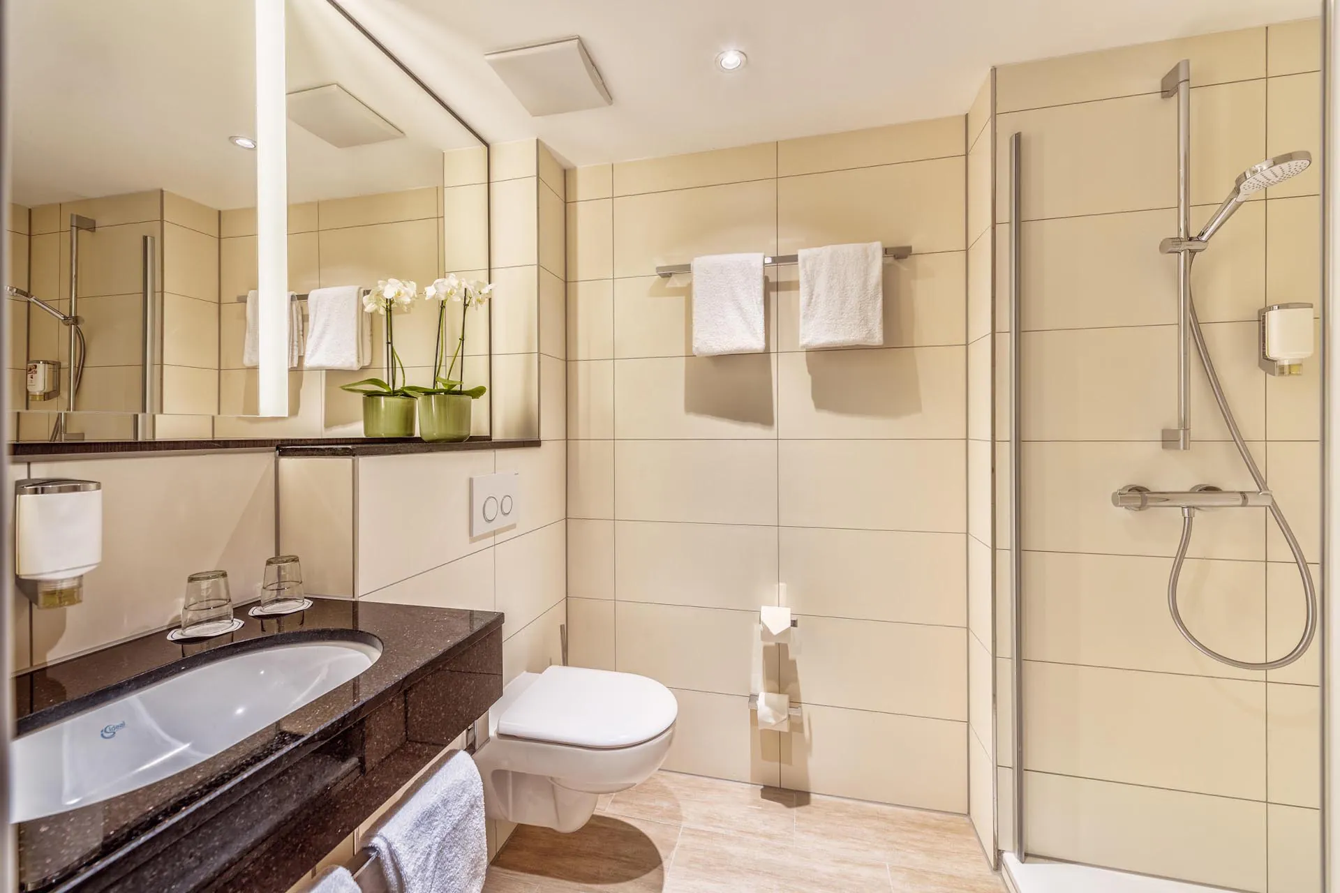 3-cityclass-hotel-alter-markt-cologne-bathroom