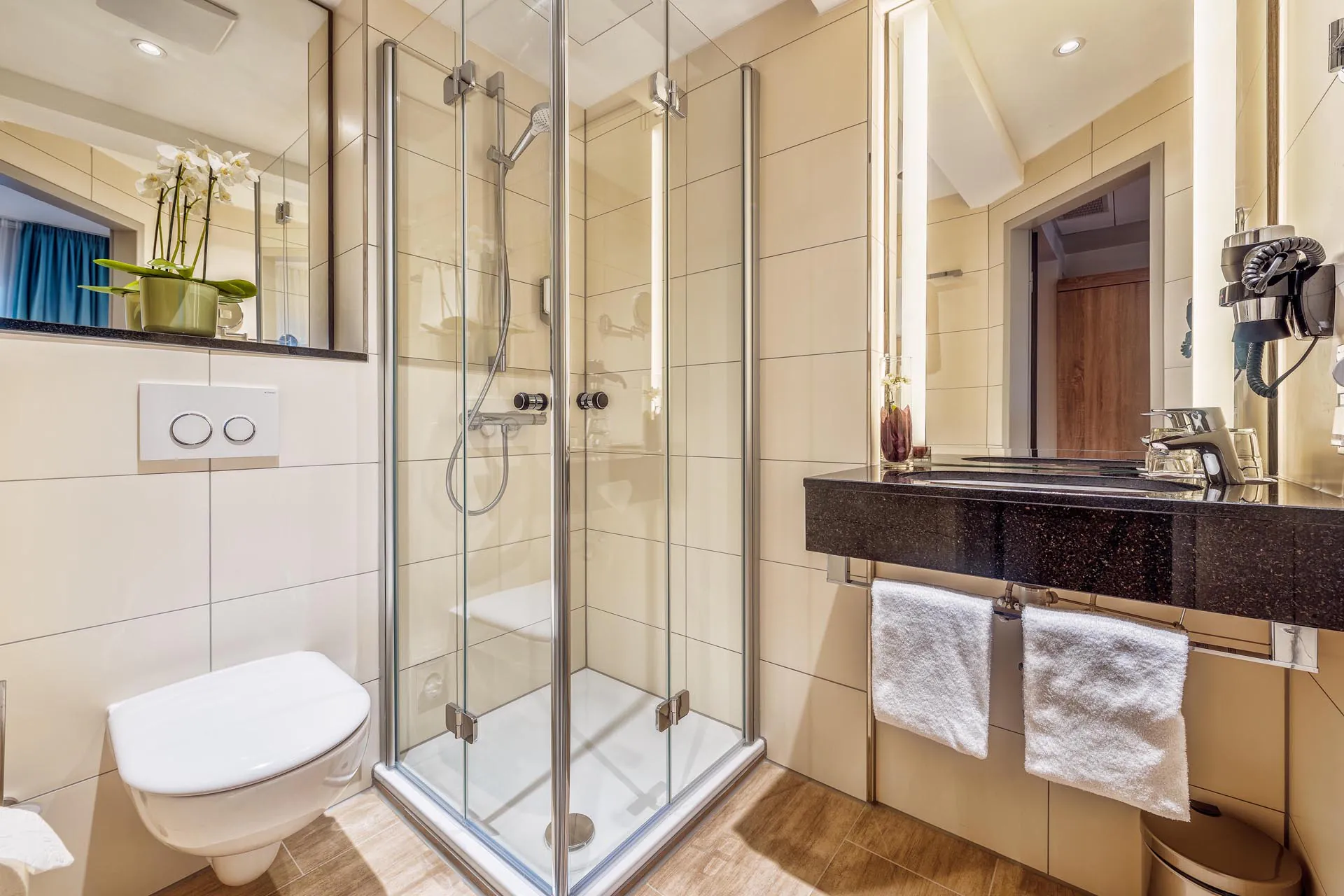 6-cityclass-hotel-alter-markt-cologne-bathroom